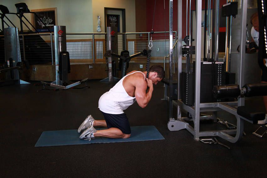 Cable Crunch exercise demonstration, targeting the abs