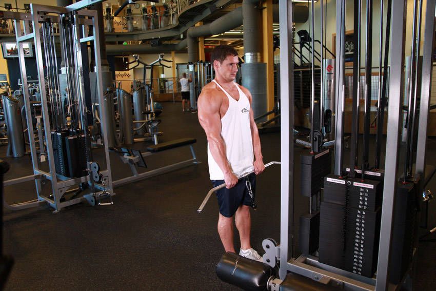 Cable Shrug exercise demonstration, targeting the traps