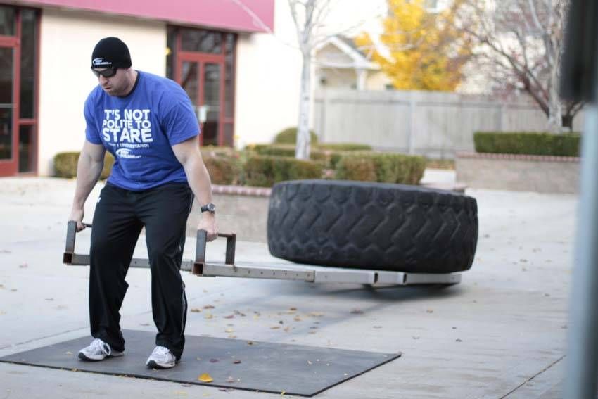 Car Deadlift exercise demonstration, targeting the quads
