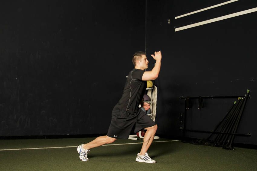 Scissor Jump exercise demonstration, targeting the quads