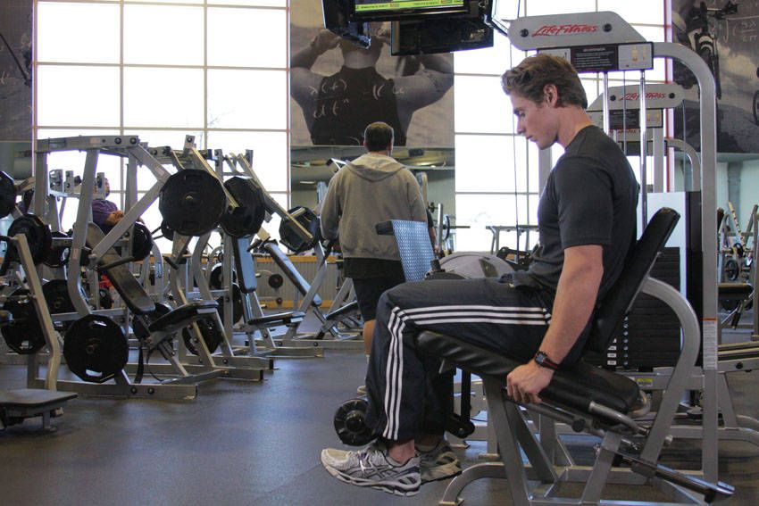 Single-Leg Extension exercise demonstration, targeting the quads