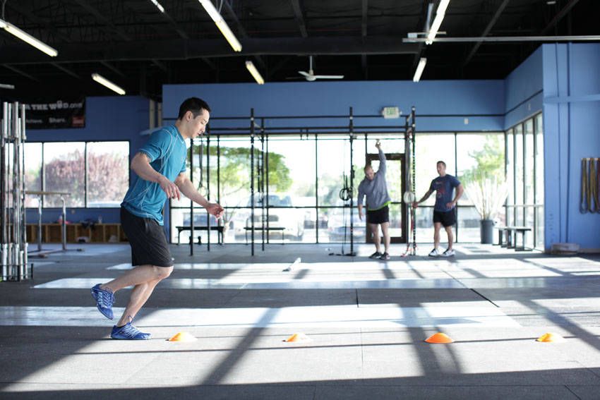 Single-Leg Hop exercise demonstration, targeting the quads